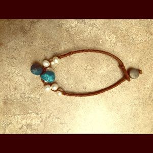 Bracelet with teal and pearl color beads